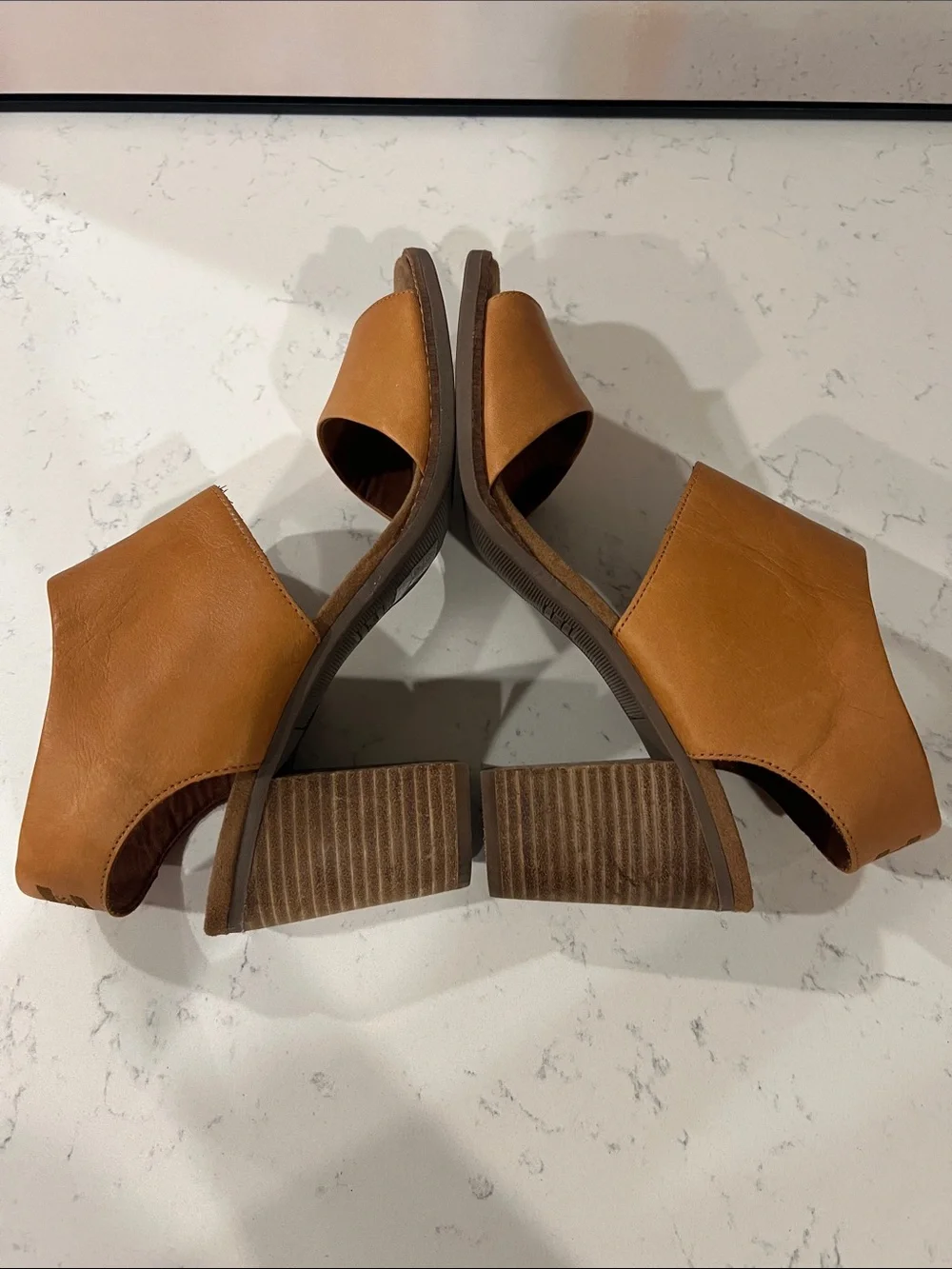 TOMS Majorca Cut-out Block Heel Sandals in tan leather with side zipper size 12